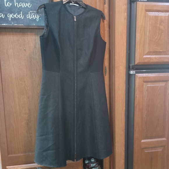 T Tahari Charcoal Gray Midi Dress Full zip Front Size 10 - Picture 1 of 9